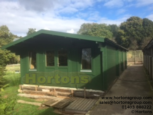 Log Cabin Crawley - 5x11 Log Cabin